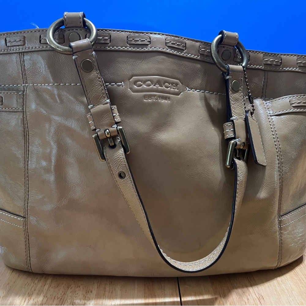 Coach Beige Leather Shoulder Bag